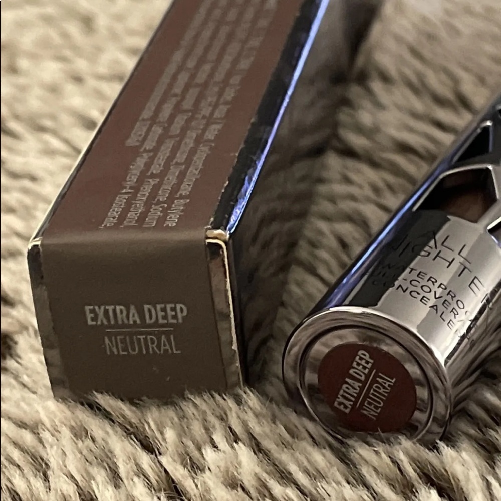 URBAN DECAY All Nighter Waterproof Full Coverage Concealer - EXTRA DEEP NEUTRAL